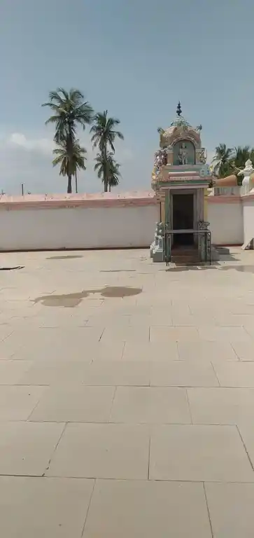 Arulmigu Muthu Mariyamman Temple, Kuruvikkarambai - 614802 அருள்மிகு முத்துமாரியம்மன் திருக்கோயில், Kuruvikkarambai - 614802, Thanjavur - Ancient Temple Architecture and History Image 2