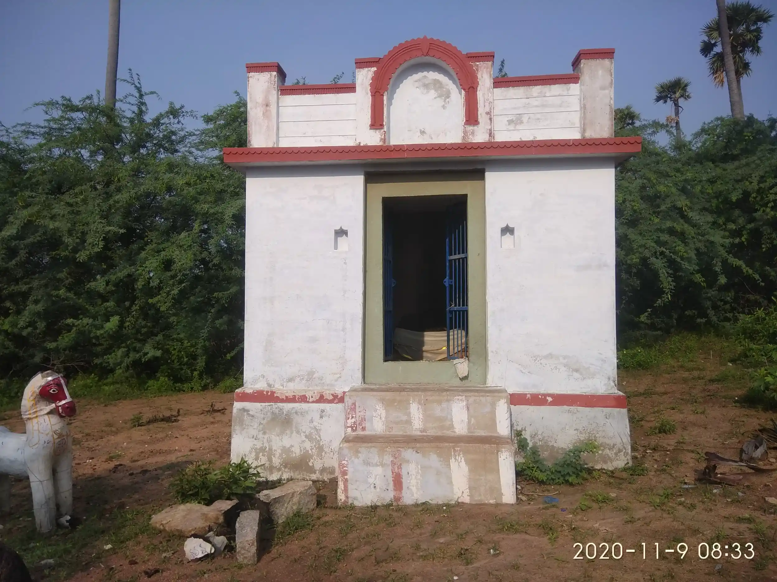 Arulmigu Muthuayyanaar Temple, K.Aalangulam - 626106 அருள்மிகு முத்தைய்யனார் திருக்கோயில், . - 626106, Virudhunagar - Ancient Temple Architecture and History Image 2