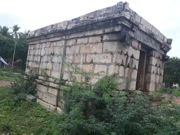 Arulmigu Muthuayyanar Temple, Karaiyakudi, Karaiyavetti - 621707 Temple