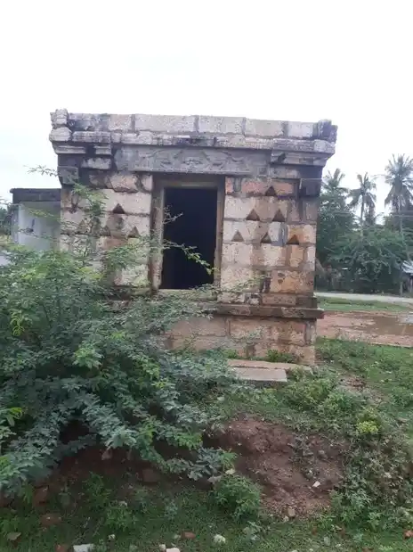 Arulmigu Muthuayyanar Temple, Karaiyakudi, Karaiyavetti - 621707 அருள்மிகு முத்தைய்யனார் திருக்கோயில், Karaiyakudi, கரைவெட்டி - 621707, Ariyalur - Ancient Temple Architecture and History Image 2