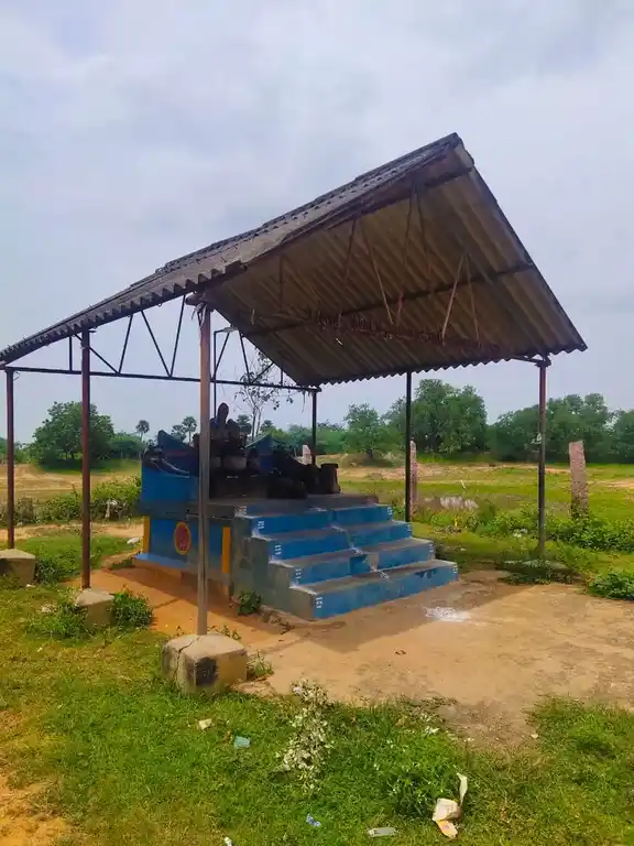 Arulmigu Muthukaruppa Vinayagar Santhi Veeran Temple, Ammapatti - 630216 அருள்மிகு. முத்துக்கருப்ப விநாயகர் திருக்கோயில், Ammapatti - 630216, Sivagangai - Ancient Temple Architecture and History Image 3