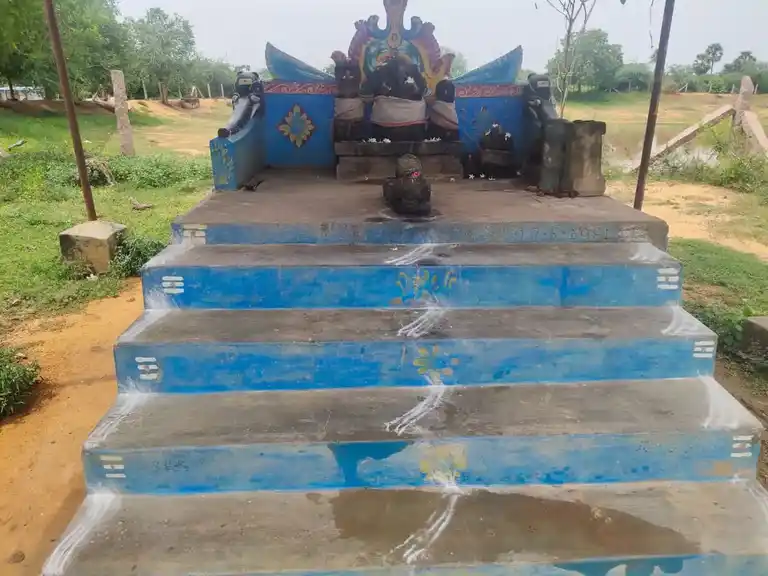 Arulmigu Muthukaruppa Vinayagar Santhi Veeran Temple, Ammapatti - 630216 அருள்மிகு. முத்துக்கருப்ப விநாயகர் திருக்கோயில், Ammapatti - 630216, Sivagangai - Ancient Temple Architecture and History Image 4