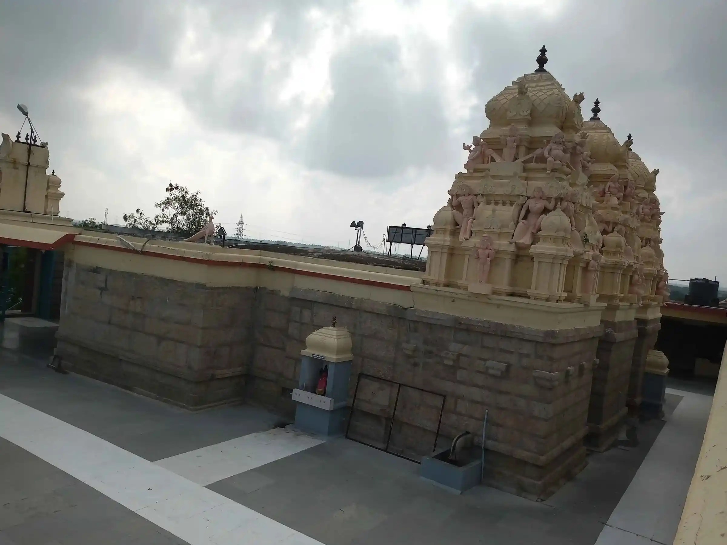 Arulmigu Muthukumarasamy Temple, Madappur, Palladam - 641664 அருள்மிகு முத்துக்குமாரசுவாமி மாதப்பூர், பல்லடம் சுவாமி, Madappur, Palladam - 641664, Tiruppur - Ancient Temple Architecture and History Image 3