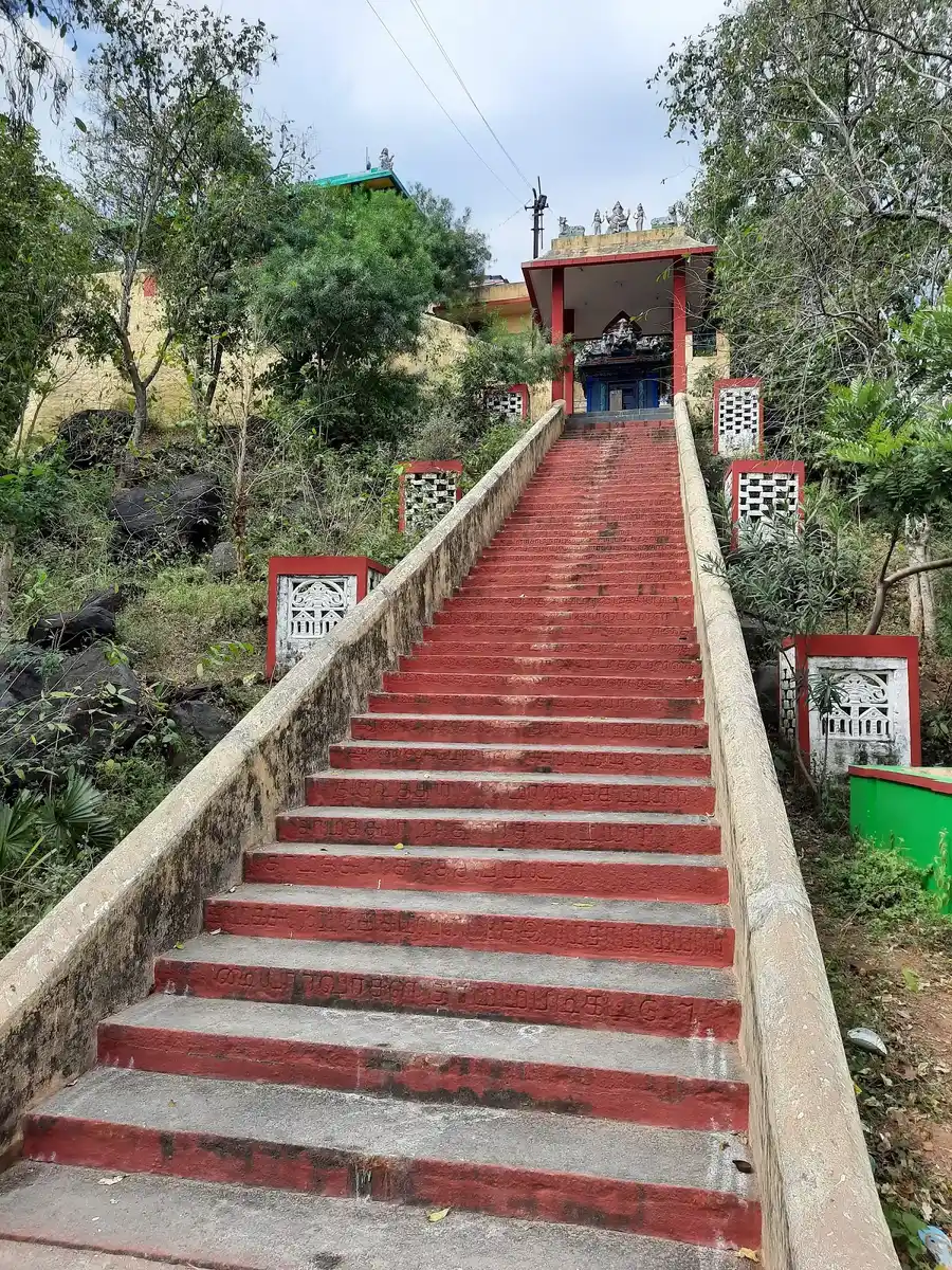 Arulmigu Muthukumaraswamy Temple, Kunnathur - 632314