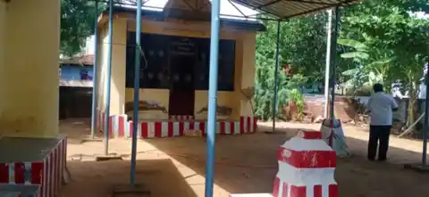 Arulmigu Muthumalai Amman And Sudalaimadasamy Temple, Tiruchendur - 628617 அருள்மிகு முத்துமாலையம்மன் மற்றும் சுடலைமாடசாமி திருக்கோயில், Tiruchendur - 628617, Thoothukudi - Ancient Temple Architecture and History Image 3