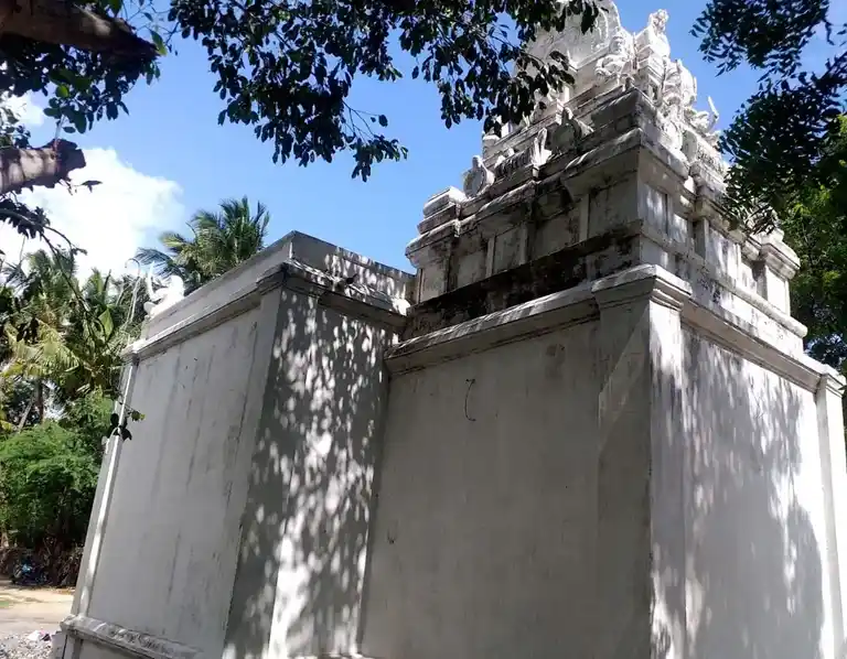 Arulmigu Muthumalaiamman Temple, Pazhayakayal - 628152 அருள்மிகு முத்துமாலையம்மன் திருக்கோயில், Pazhayakayal - 628152, Thoothukudi - Ancient Temple Architecture and History Image 4