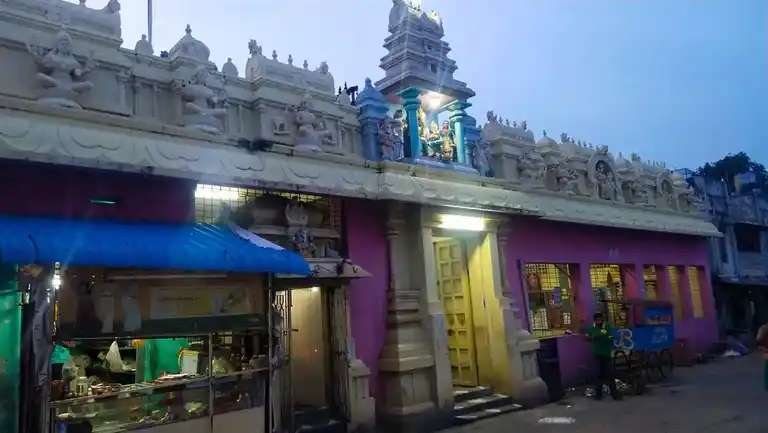 Arulmigu Muthumariamman Temple, B.N.Thoppu, Villupuram - 605602 அருள்மிகு முத்து மாரியம்மன் திருக்கோயில், பி.என்.தோப்பு, விழுப்புரம் - 605602, Viluppuram - Ancient Temple Architecture and History Image 3