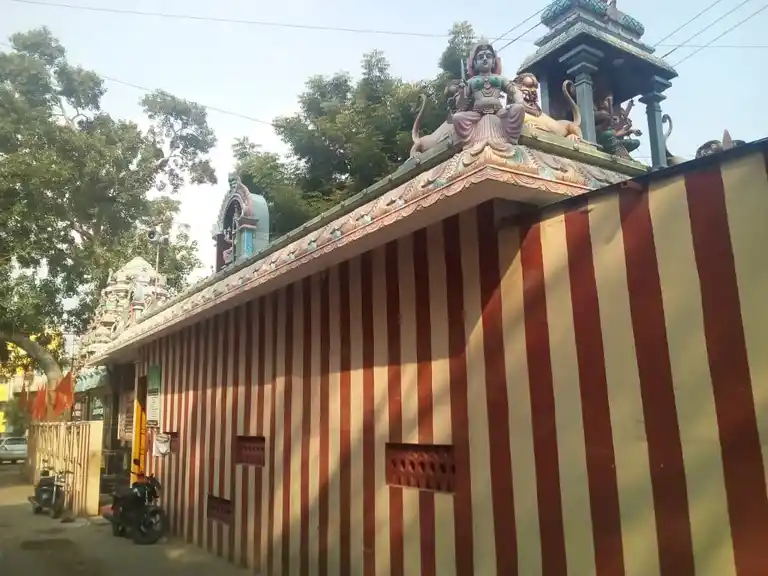 Arulmigu Muthumariamman Temple, Sarpanamedu - 632001 அருள்மிகு முத்துமாரியம்மன் திருக்கோயில், சர்பணமேடு - 632001, Vellore - Ancient Temple Architecture and History Image 4