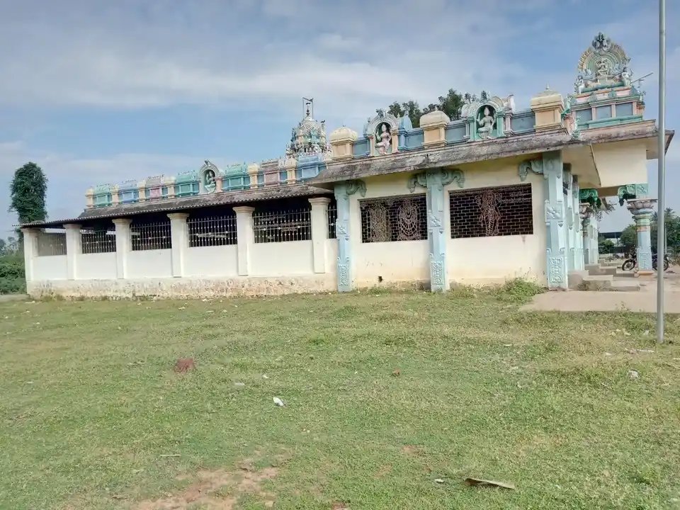 Arulmigu Muthumariamman Temple, Thennankudi, Kulathur Taluk - 622203 அருள்மிகு முத்துமாரியம்மன் திருக்கோயில், தென்னங்குடி, குளத்தூர் வட்டம் - 622203, Pudukkottai - Ancient Temple Architecture and History Image 2