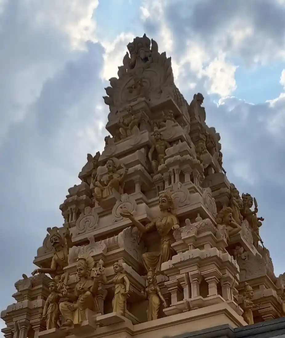 Arulmigu Muthumariamman Temple, Vallakundapuram - 624616 அருள்மிகு முத்துமாரியம்மன் திருக்கோயில், Vallakundapuram - 624616, Dindigul - Ancient Temple Architecture and History Image 2