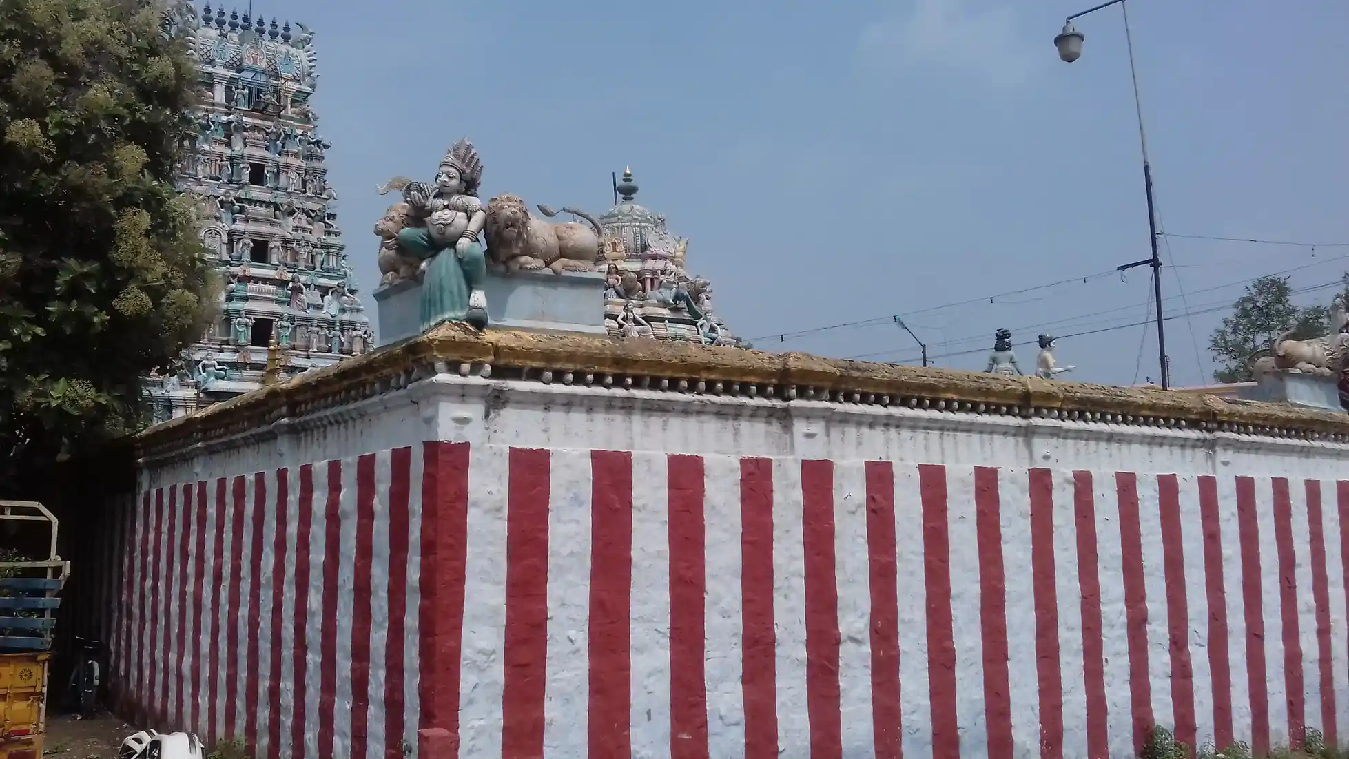 Arulmigu Muthumariamman Thirkoil, Kalloorani - 626105 அருள்மிகு முத்துமாரியம்மன் திருக்கோயில், Kalloorani - 626105, Virudhunagar - Ancient Temple Architecture and History Image 2