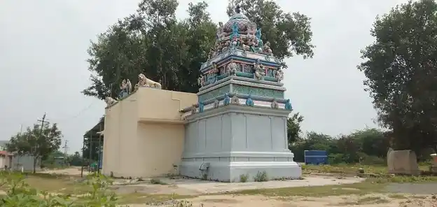 Arulmigu Muthumariyamman, Santhanakaruppar Temple, Vadugapatti - 621316 அருள்மிகு முத்துமாரியம்மன் சந்தனகருப்பர் திருக்கோயில், Vadugapatti - 621316, Pudukkottai - Ancient Temple Architecture and History Image 2