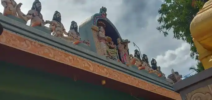 Arulmigu Muthumariyamman Temple, Gandhinagar, Thiruverumbur - 620013 அருள்மிகு முத்துமாரியம்மன் திருக்கோயில், காந்தி நகர், திருவெறும்பூர் - 620013, Thiruchirappalli - Ancient Temple Architecture and History Image 4