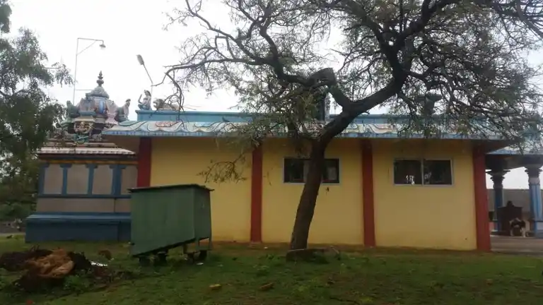 Arulmigu Muthumariyamman Temple, Kallanenthal - 614616 அருள்மிகு முத்துமாரியம்மன் திருக்கோயில், Kallanenthal - 614616, Pudukkottai - Ancient Temple Architecture and History Image 4