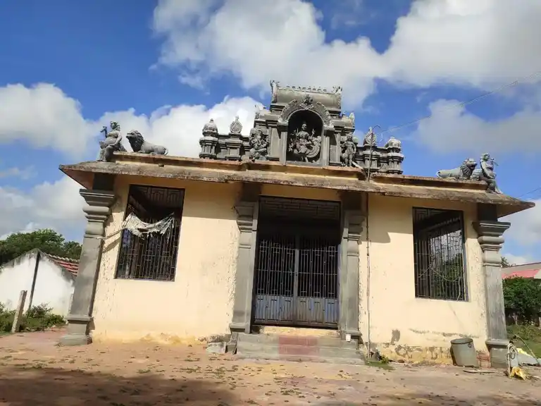 Arulmigu Muthumariyamman Temple, Keelaccheri - 614616 அருள்மிகு முத்துமாரியம்மன் திருக்கோயில், Keelaccheri - 614616, Pudukkottai - Ancient Temple Architecture and History Image 3