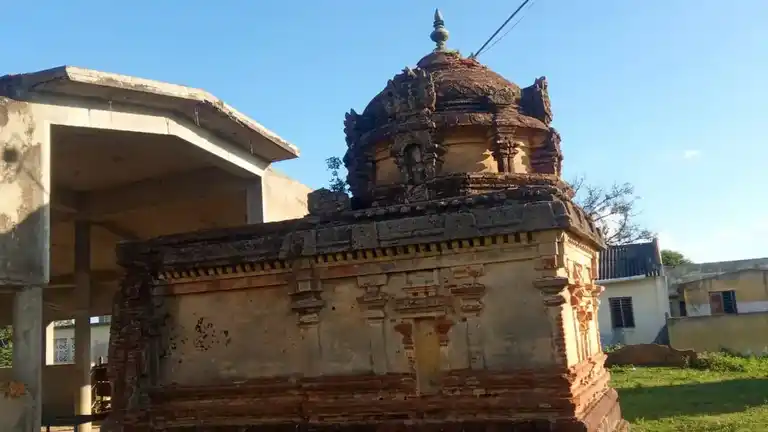 Arulmigu Muthumariyamman Temple, Pappapatti - 622302 அருள்மிகு முத்துமாரியம்மன் திருக்கோயில், Pappapatti - 622302, Pudukkottai - Ancient Temple Architecture and History Image 4