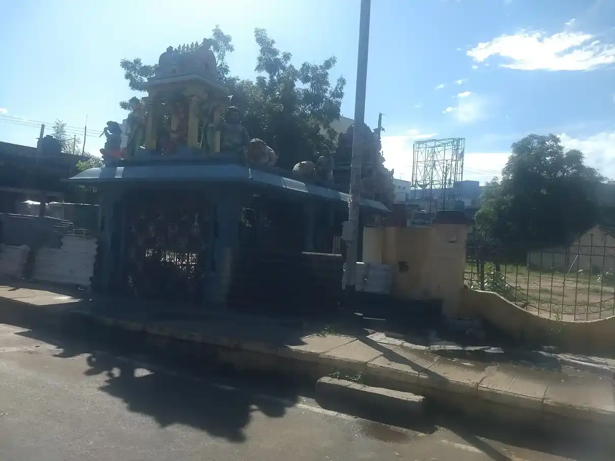 Arulmigu Muthumariyamman Temple, Railway Station, Chengalpattu - 603002 அருள்மிகு முத்துமாரியம்மன் திருக்கோயில், இரயில்வேகாலனி, இரயில்வேகாலனி - 603002, Chengalpattu - Ancient Temple Architecture and History Image 2