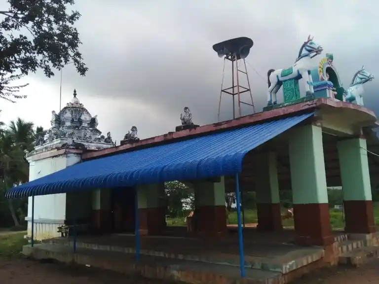 Arulmigu Muthumariyamman Temple, Vengampatti - 621308 அருள்மிகு முத்துமாரியம்மன் திருக்கோயில், Vengampatti - 621308, Pudukkottai - Ancient Temple Architecture and History Image 2