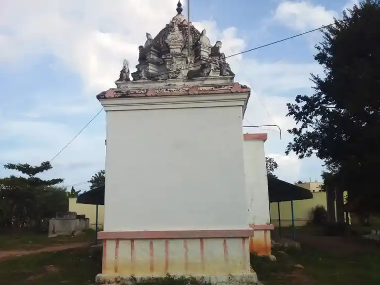 Arulmigu Muthumariyamman Temple, Vengampatti - 621308 அருள்மிகு முத்துமாரியம்மன் திருக்கோயில், Vengampatti - 621308, Pudukkottai - Ancient Temple Architecture and History Image 4