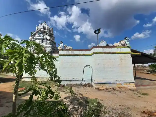 Arulmigu Muthurmariamman Maduraiveeran Temple, Karattupalayam, Mamundi - 637503 அருள்மிகு மாரியம்மன், மதுரைவீரன் திருக்கோயில், Karattupalayam, Mamundi - 637503, Namakkal - Ancient Temple Architecture and History Image 2
