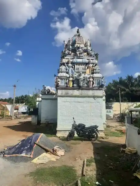 Arulmigu Muthurmariamman Maduraiveeran Temple, Karattupalayam, Mamundi - 637503 அருள்மிகு மாரியம்மன், மதுரைவீரன் திருக்கோயில், Karattupalayam, Mamundi - 637503, Namakkal - Ancient Temple Architecture and History Image 4