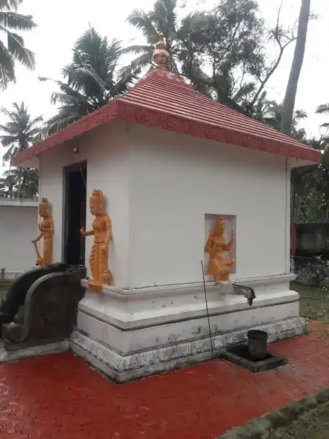Arulmigu Muttharammantemple, Near Post Office, Manakarai - 629802 அருள்மிகு முத்தாரம்மன் திருக்கோயில், Near Post Office, Manakarai - 629802, Kanyakumari - Ancient Temple Architecture and History Image 4