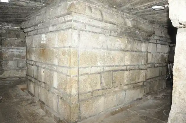 Arulmigu Nadatheeswarar Temple, Karimbedu - 631207 அருள்மிகு நாதாதீஸ்வர சுவாமி திருக்கோயில், கரிம்பேடு - 631207, Tiruvallur - Ancient Temple Architecture and History Image 7