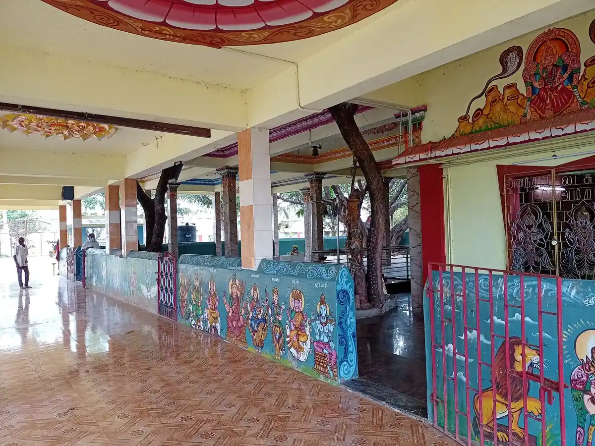 Arulmigu Nadavazhiamman Vagayara Temple, Vellore - 632002 அருள்மிகு நடவாழியம்மன் வகையறா திருக்கோயில், வேலூர் - 632002, Vellore - Ancient Temple Architecture and History Image 5