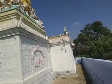 Arulmigu Nadhi Krishnar Temple, Amaravathi Bridge, Dharapuram - 638656 Arulmigu Nadhi Krishnar Temple, Amaravathi Bridge, Amaravathi Bridge - 638656, Tiruppur - Ancient Temple Architecture and History Image 3