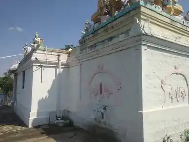 Arulmigu Nadhi Krishnar Temple, Amaravathi Bridge, Dharapuram - 638656 Arulmigu Nadhi Krishnar Temple, Amaravathi Bridge, Amaravathi Bridge - 638656, Tiruppur - Ancient Temple Architecture and History Image 4