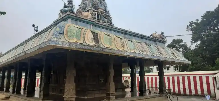 Arulmigu Nadiyamman Temple, Near Bustand, Alangudi - 622301 அருள்மிகு நாடியம்மன் திருக்கோயில், Near Bustand, Alangudi - 622301, Pudukkottai - Ancient Temple Architecture and History Image 4