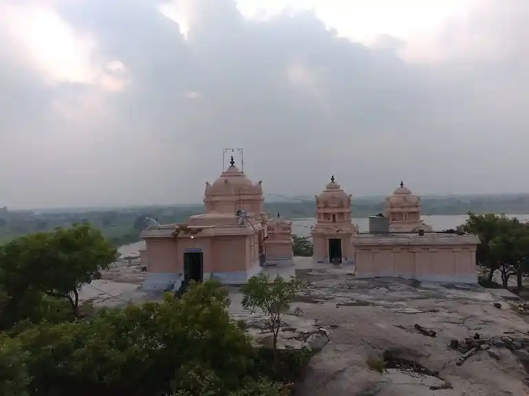 Arulmigu Nadukkam Theerthapureeswarar Temple, Se.Kunnathur - 605651