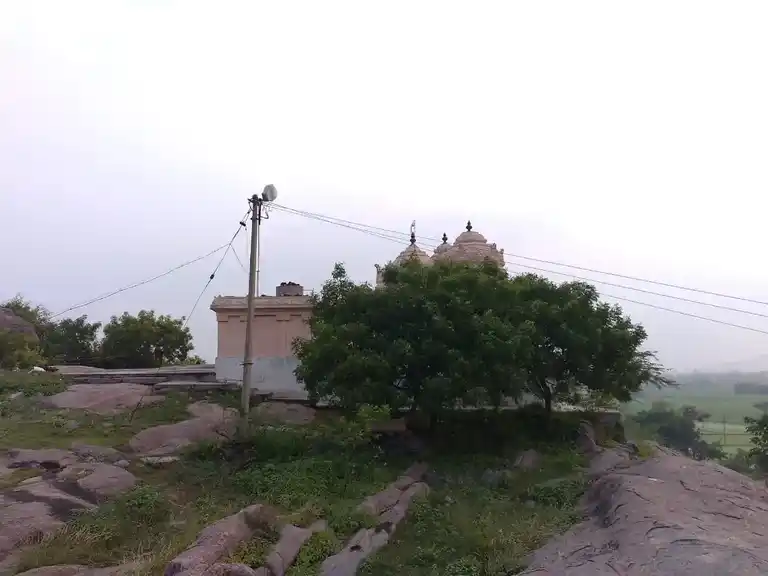 Arulmigu Nadukkam Theerthapureeswarar Temple, Se.Kunnathur - 605651 அருள்மிகு நடுக்கம்தீர்த்தபுரீஸ்வரர் திருக்கோயில், Se.Kunnathur - 605651, Viluppuram - Ancient Temple Architecture and History Image 3