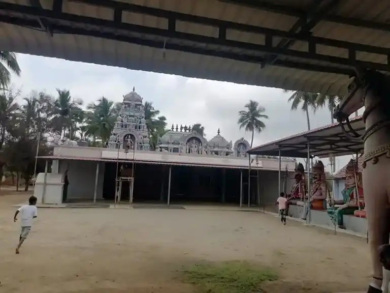Arulmigu Naduppatti Karuppannaswamy Temple, A.Anumanpalli - 638101 அருள்மிகு நடுப்பட்டி கருப்பண்ணசாமி திருக்கோயில், A.Anumanpalli - 638101, Erode - Ancient Temple Architecture and History Image 3