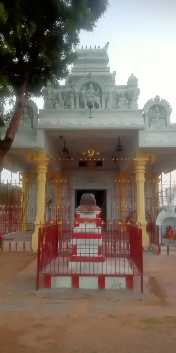 Arulmigu Nadutheertha Amman Temple, Street End, Naduvakurichi - 627351