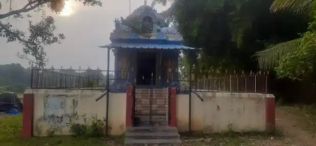 Arulmigu Naduthittu Karbavinyaga Temple, Manalmedu - 609202 அருள்மிகு கற்பக விநாயகர் ஆலயம், Manalmedu - 609202, Mayiladuthurai - Ancient Temple Architecture and History Image 3