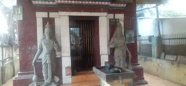 Arulmigu Naduthittu Karbavinyaga Temple, Manalmedu - 609202 அருள்மிகு கற்பக விநாயகர் ஆலயம், Manalmedu - 609202, Mayiladuthurai - Ancient Temple Architecture and History Image 4