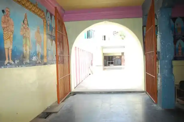 Arulmigu Naduvilnadhar Temple, Ayyankulam, Thanjavur - 613009 அருள்மிகு நடுவில்நாதர் திருக்கோயில், Ayyankulam, Thanjavur - 613009, Thanjavur - Ancient Temple Architecture and History Image 4