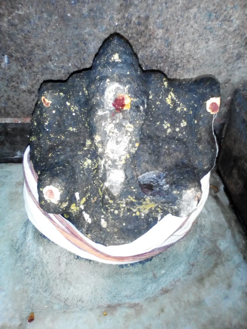 அருள்மிகு நடுவில்நாதர் திருக்கோயில், Ayyankulam, Thanjavur - 613009 - Main View