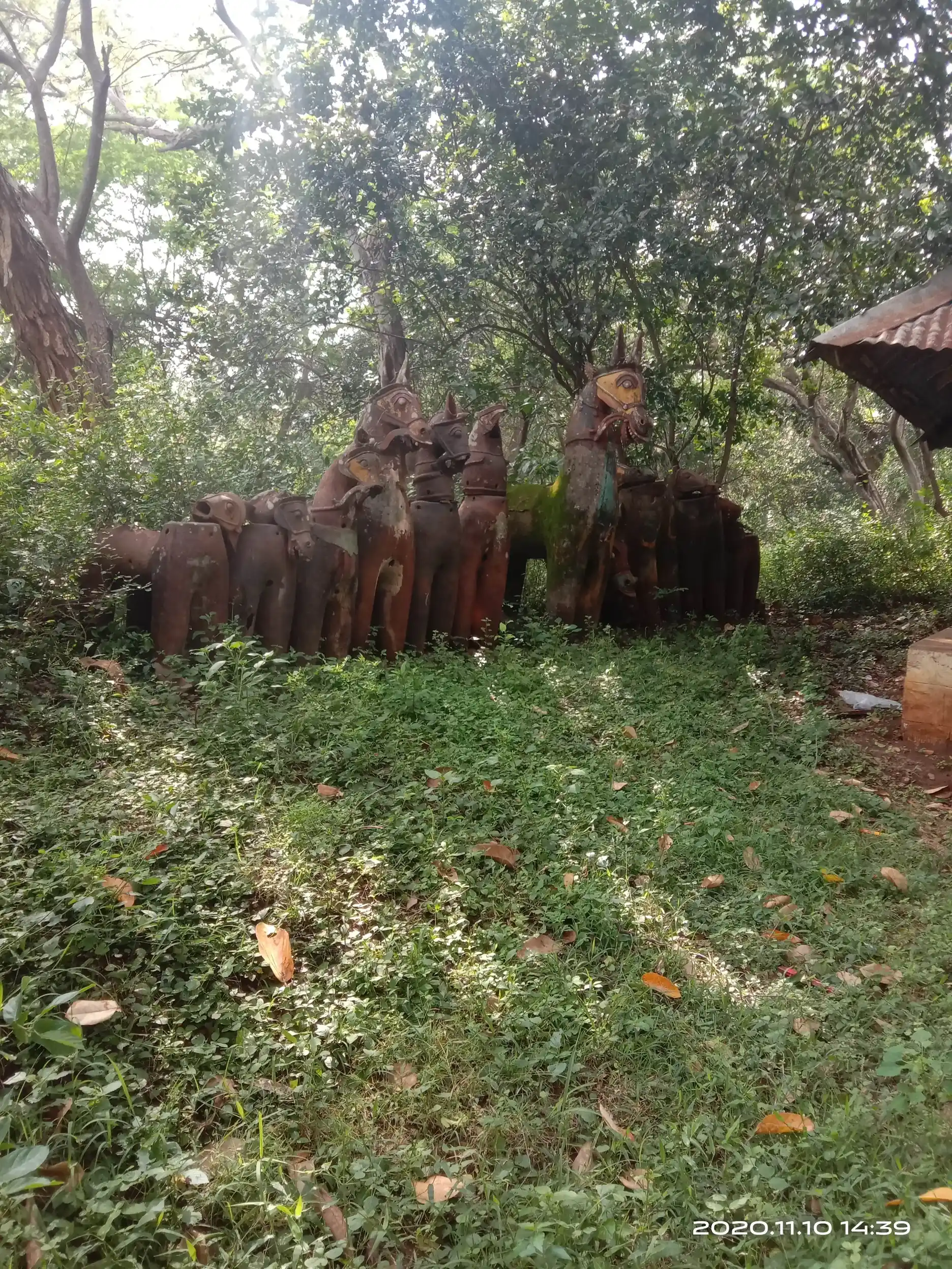 Arulmigu Naduvudai Ayyanaar Temple, Mulaiyur - 624401