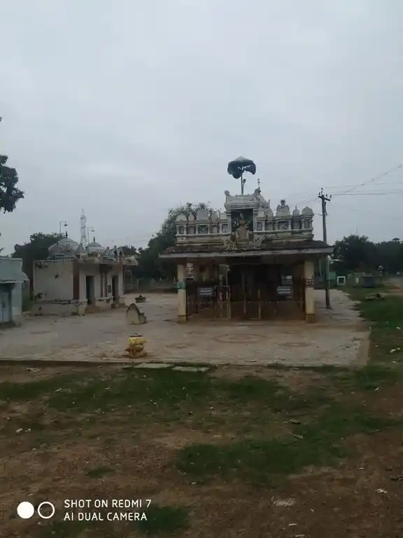 Arulmigu Naduvunachiyamman Temple, Periyakarai - 630311 அருள்மிகு. நடுவுநாச்சியம்மன் திருக்கோயில், Periyakarai - 630311, Sivagangai - Ancient Temple Architecture and History Image 3