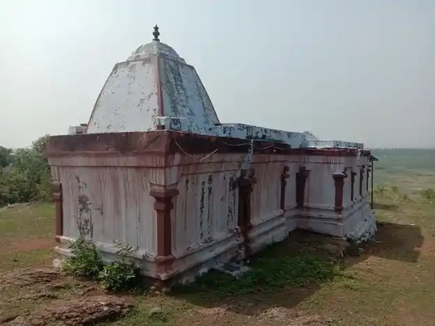 Arulmigu Nagamalaikumarasamy, Ukaram - 638402 அருள்மிகு நாகமலை குமாரசுவாமி திருக்கோயில், Ukaram - 638402, Erode - Ancient Temple Architecture and History Image 2