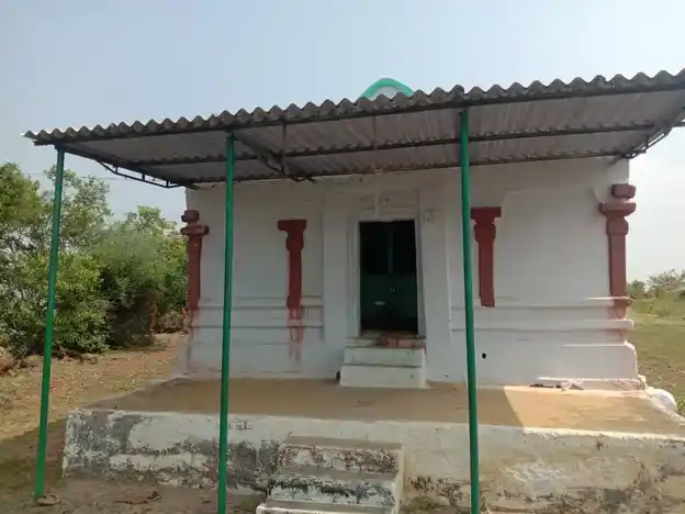 Arulmigu Nagamalaikumarasamy, Ukaram - 638402 அருள்மிகு நாகமலை குமாரசுவாமி திருக்கோயில், Ukaram - 638402, Erode - Ancient Temple Architecture and History Image 3