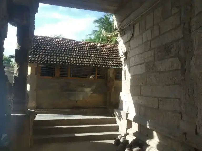 Arulmigu Naganathaswamy Temple, Nainarkovil - 623705 அருள்மிகு நாகநாதசாமி திருக்கோயில், Nainarkovil - 623705, Ramanathapuram - Ancient Temple Architecture and History Image 4