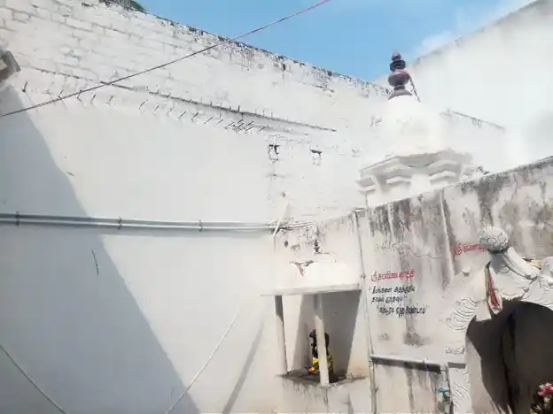 Arulmigu Nagareswarar Temple, Attrangarai, Kaveripatnam - 635112 அருள்மிகு நகரேஸ்வரர் திருக்கோயில், சுபாஷ் சந்திரபோஸ் தெரு, காவேரிப்பட்டிணம் - 635112, Krishnagiri - Ancient Temple Architecture and History Image 2