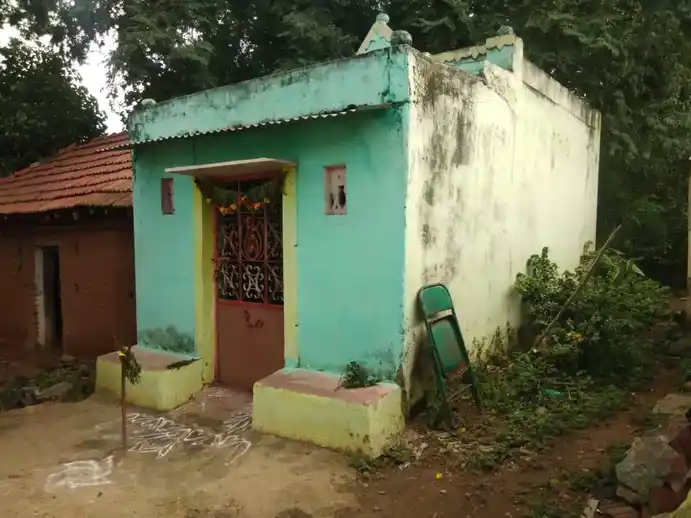 Arulmigu Nagasandhiran Mariamman Temple, Kuppatti - 635107 அருள்மிகு நாகசந்திரன் மாரியம்மன் திருக்கோயில், Kuppatti - 635107, Krishnagiri - Ancient Temple Architecture and History Image 3