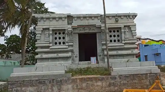 Arulmigu Naikanappalli Gopalaswamy Temple, Naikanapalli - 635119 அருள்மிகு நாய்கானப்பள்ளி வேணுகோபாலசாமி திருக்கோயில், Naikanapalli - 635119, Krishnagiri - Ancient Temple Architecture and History Image 2