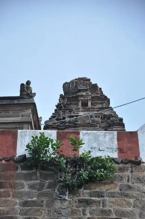 Arulmigu Nainamalai Varadharajaperumal Temple, Minampalli - 637019 அருள்மிகு நைனாமலை வரதராஜபெருமாள் திருக்கோயில், மின்னாம்பள்ளி - 637019, Namakkal - Ancient Temple Architecture and History Image 5