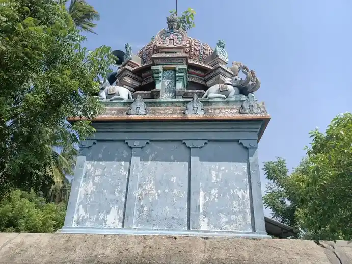 Arulmigu Nainiyappa Ayyanar Temple, Manickkavaasal, Aalalasundaram - 609104 Temple