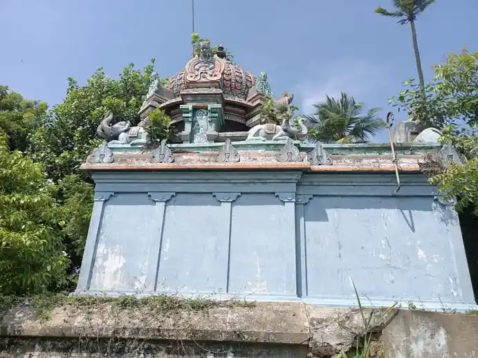 Arulmigu Nainiyappa Ayyanar Temple, Manickkavaasal, Aalalasundaram - 609104 Arulmigu Nainiyappa Ayyanar Temple, Manickkavaasal, Sirkali - 609104, Mayiladuthurai - Ancient Temple Architecture and History Image 2